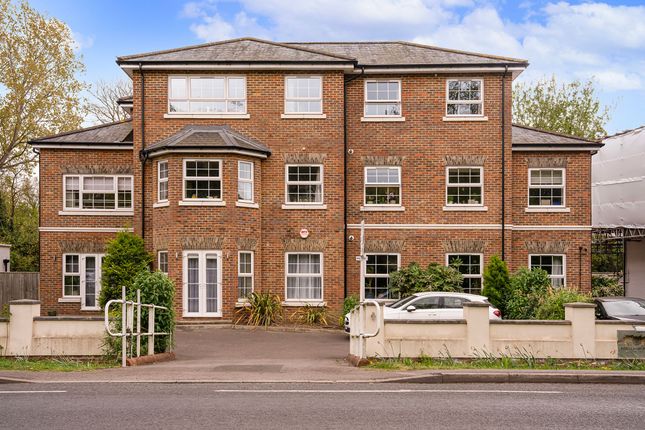 1-bed house on Flat 6, Portland Place Portsmouth Road, Thames Ditton, £325,000
