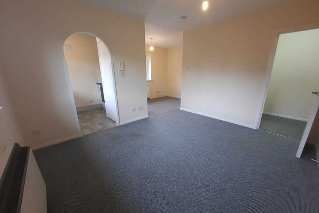 49, Frobisher Road, Erith photo 4