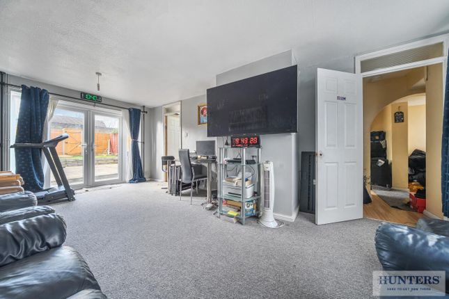 7, Lincoln Close, Erith photo 5