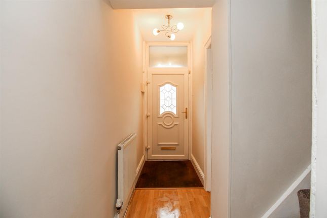 5, Runtlings Lane, Ossett photo 4
