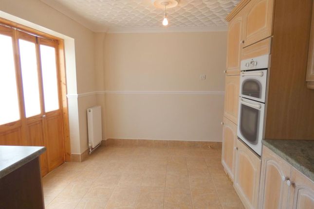12, Yardley Way, Grimsby photo 5