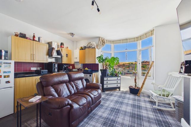 Flat 3, 13 Windsor Terrace, Whitby photo 2