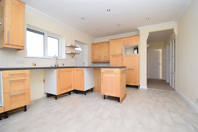 Hawthorne Close, Wakefield photo 4