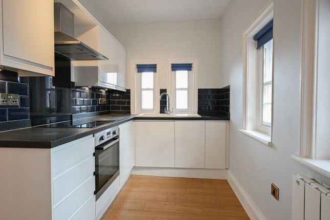 10 Barton Hall, Bartons Road, Fordingbridge photo 3