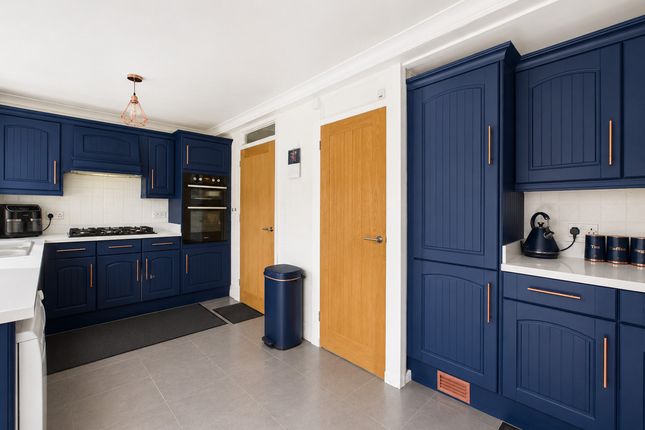 3, Nash Road, Romford photo 2