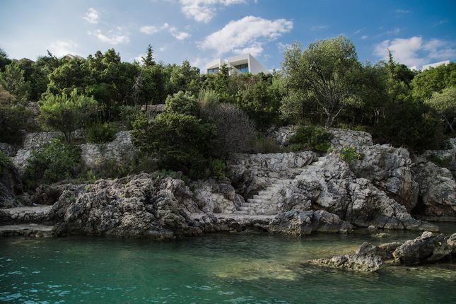 Villa for sale in Waterfront Villa, Ksamil-Sarande, Albania