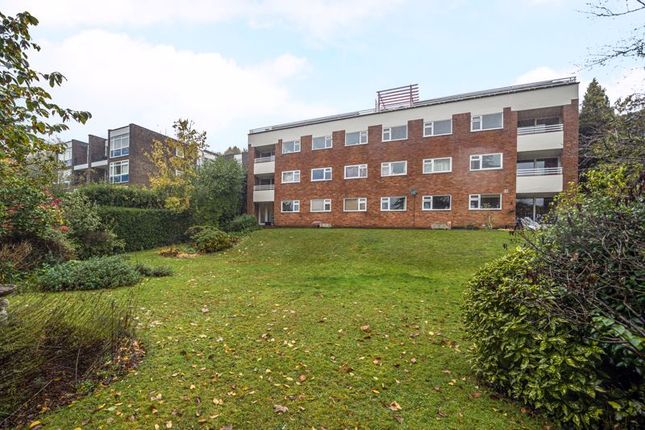 Flat to rent in Filmer Grove, Godalming