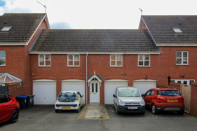 Thumbnail Flat to rent in Hanbury Close, Daventry, Northants