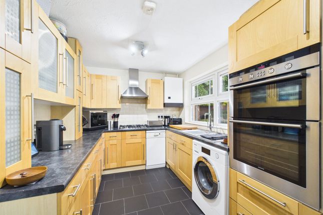 2, Ludlow Avenue, Worcester photo 2