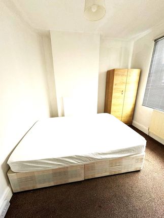 Thumbnail Room to rent in Church Lane, London