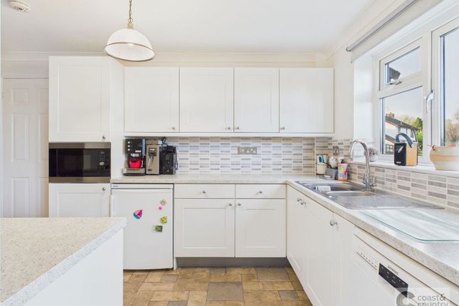 1, Buttercombe Close, Newton Abbot photo 3