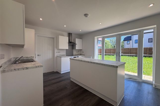 24, Aylesbury photo 5