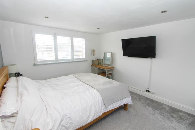 Terraced house for sale in Belmont Road, Wallington