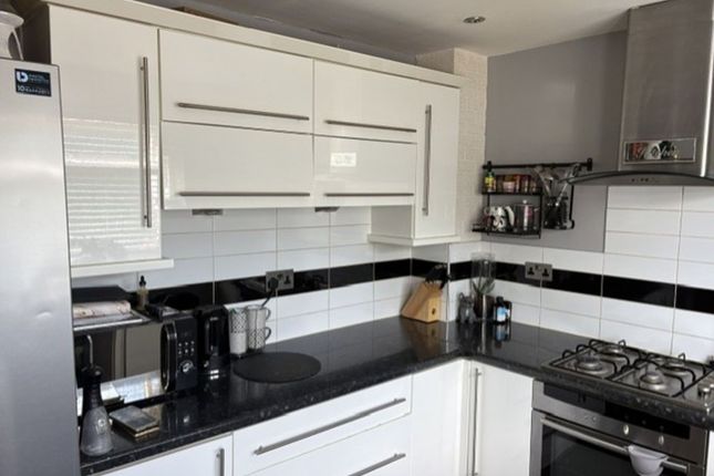 33 Clare Walk, Liverpool photo 2