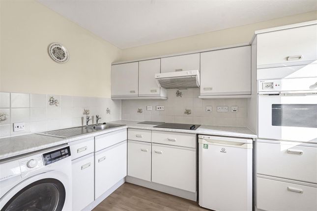 18 Burling Court photo 4