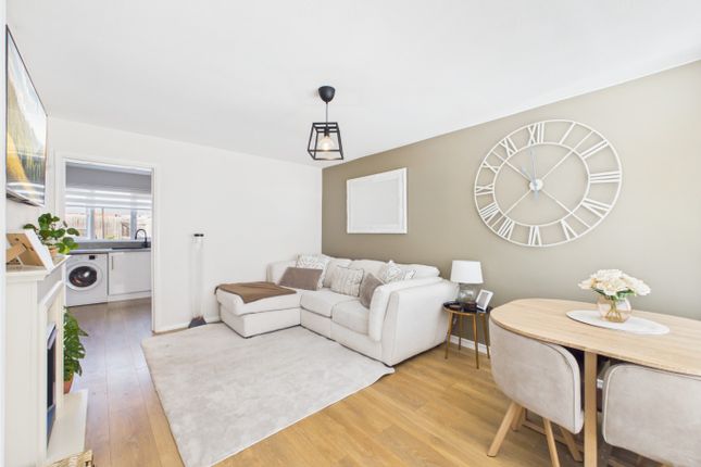 14 Bursdon Close, Sidcup, Kent photo 4