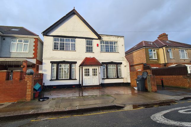 Thumbnail Detached house to rent in Inwood Avenue, Hounslow