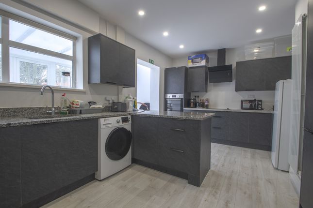 305 Mottingham Road, London photo 5