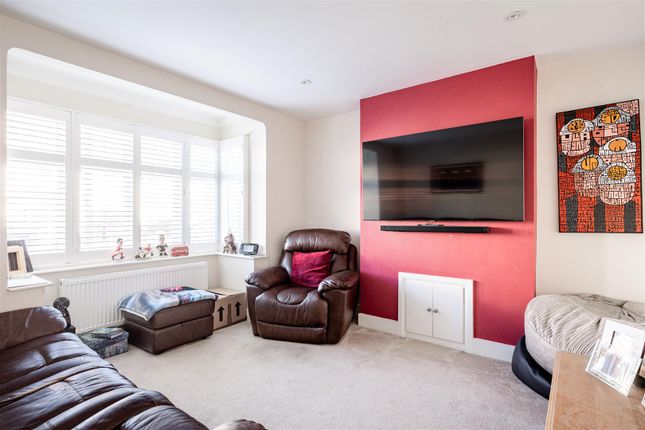 37, Chestnut Grove, Isleworth photo 2