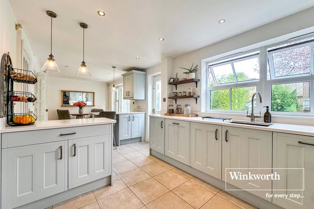 27, St. Cleeve Way, Dorset photo 2