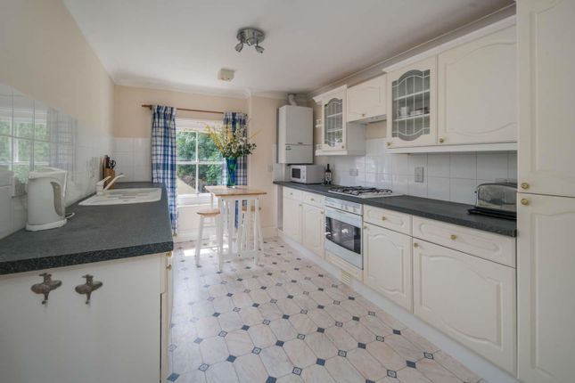 Flat for sale in Period Apartment - Melcombe House, Queens Road, Cowes