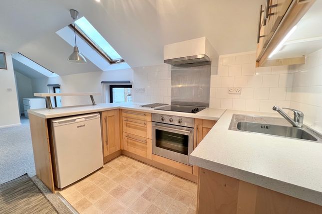 1, Hayloft, South Croydon photo 3