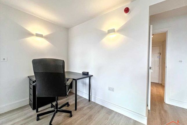 Flat 96, Premier House, 112, Station Road,, Edgware photo 4