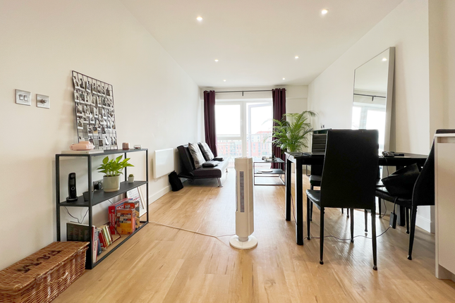 1-bed flat on Flat 38 Castleton House, Aerodrome Road, London, £390,000