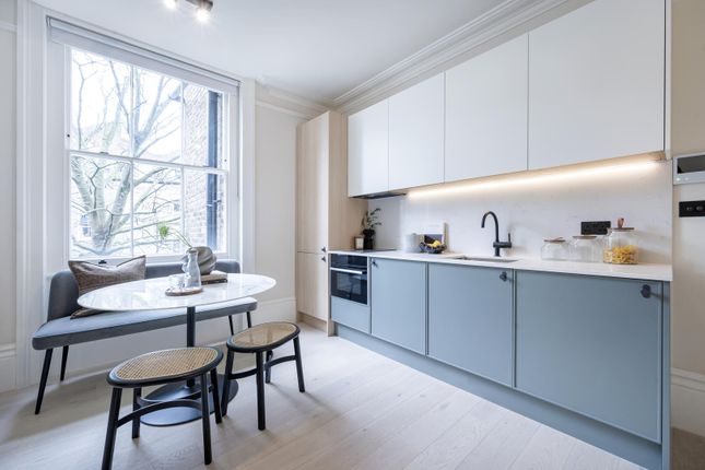 32-33 Kensington Gardens Square, London photo 4