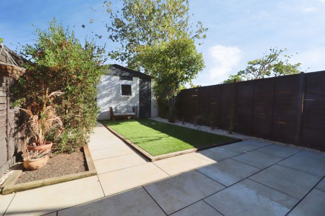 15, Fielding Way, Brentwood photo 4