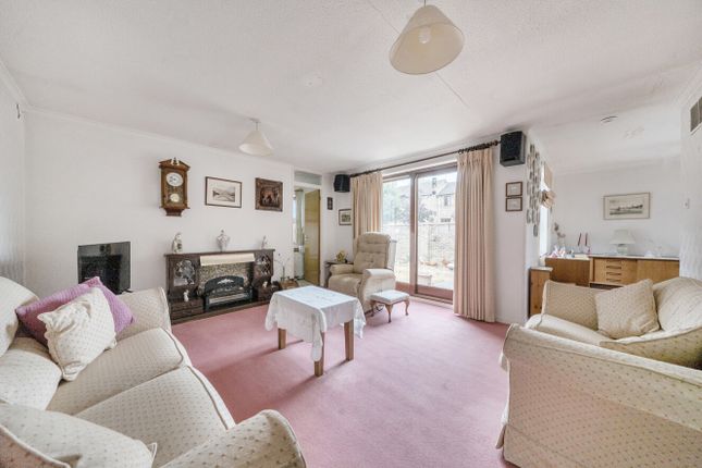 2, Egremont Drive, Reading photo 2
