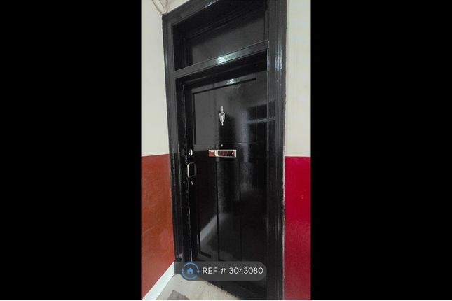 Causeyside St, Flat, Paisley photo 3