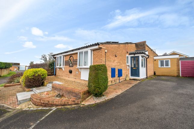 Thumbnail Bungalow for sale in Hurst Park Road, Twyford, Reading, Berkshire