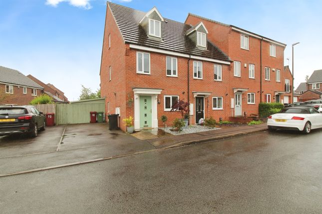 Thumbnail Town house for sale in Hetton Drive, Clay Cross, Chesterfield