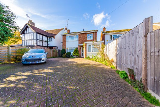 Houses for Sale in West Avenue, Chelmsford CM1 - West Avenue