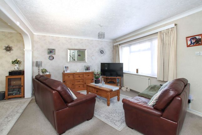1, Wellswood Close, Hemel Hempstead photo 3