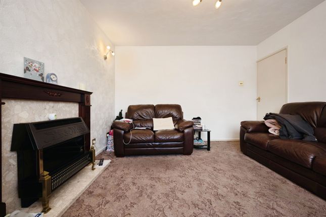 2, Collingtree, Luton photo 4