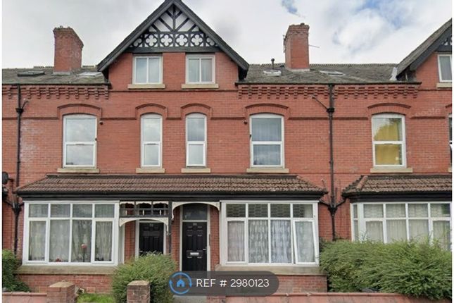 Studio flat on Flat, Bromwich St, Bolton, £550/mo