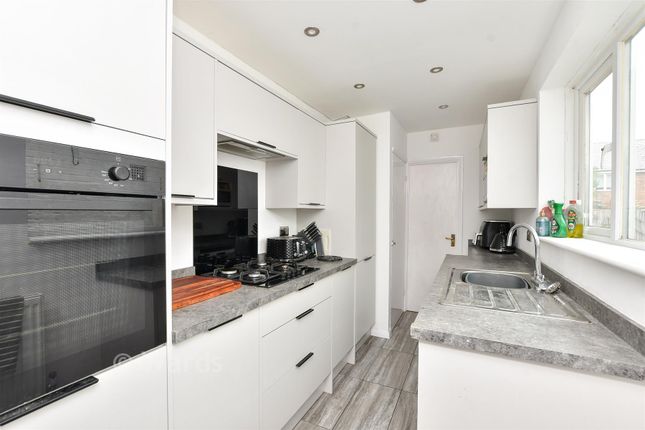 8, Magdala Road, Broadstairs photo 3