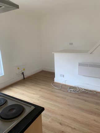 Flat to rent in 156 County Road, Liverpool