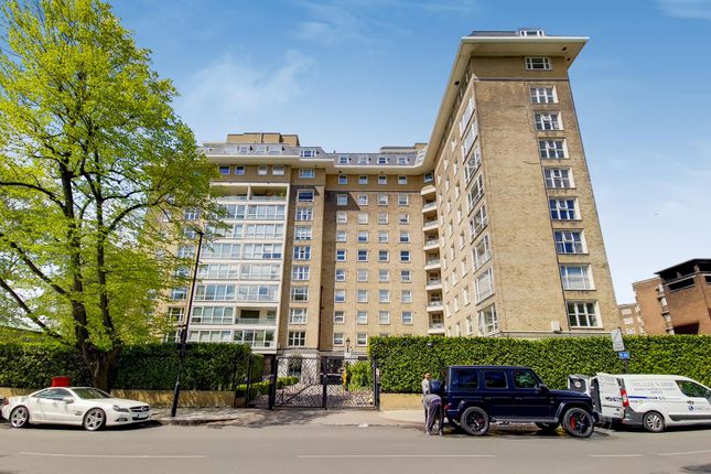 Flat to rent in Boydell Court, St Johns Wood Park, London