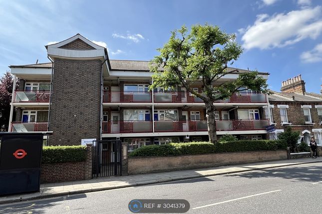 Flat, Ainsworth House Kilburn Lane Queens Park Estate, London photo 2