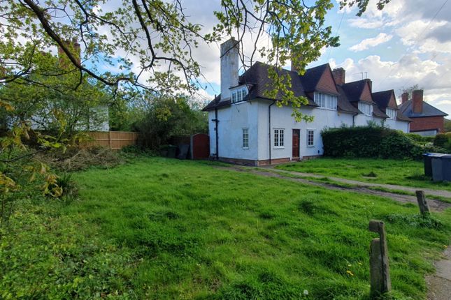 Cottage for sale in Roe Lane, London