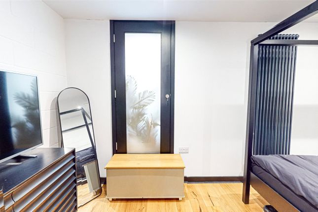 Town house to rent in Richmond Street, Manchester