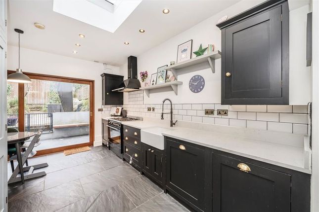 11, Catherine Grove, London photo 4