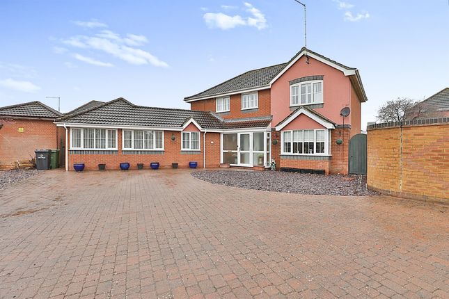 Thumbnail Detached house for sale in Hawthorn Drive, Scarning, Dereham