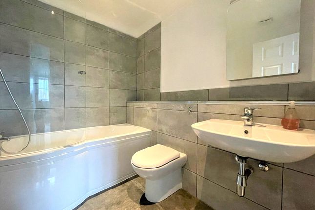 Flat 18,, Surrey Cloisters, Godalming photo 4