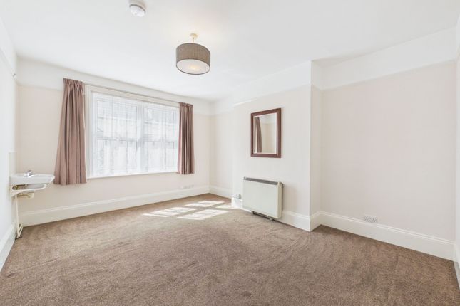 Flat 2, 24 Church Walk, Worthing photo 4