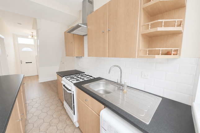86 Doncaster Road, Blackpool photo 3