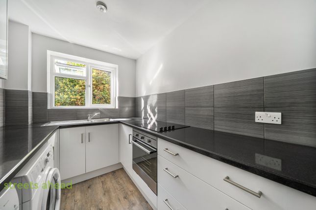 Flat 8, Kelso Court, 94, Anerley Park, London photo 2
